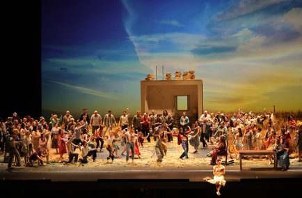 Opera is like Marmite